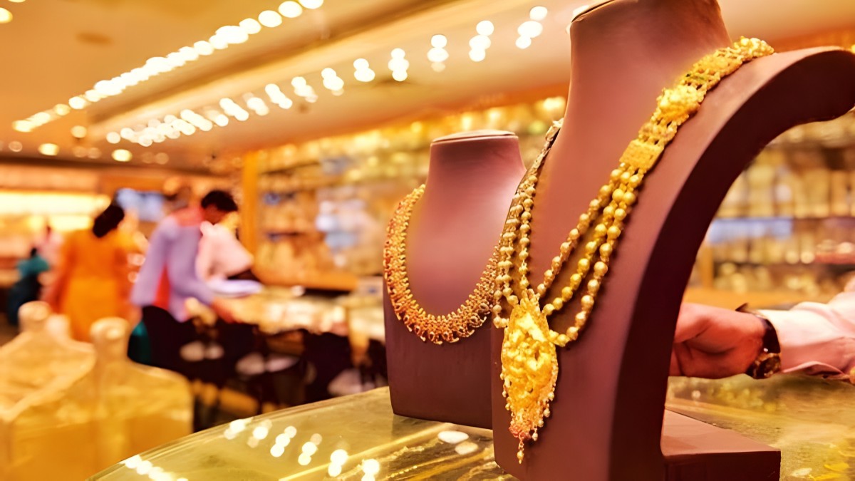 గ్రామూ బంగారం కొనాలంటే కష్టమైపోయింది: డిసెంబర్ 9 తాజా బంగారం–వెండి ధరలు ఇక్కడ చూడండి