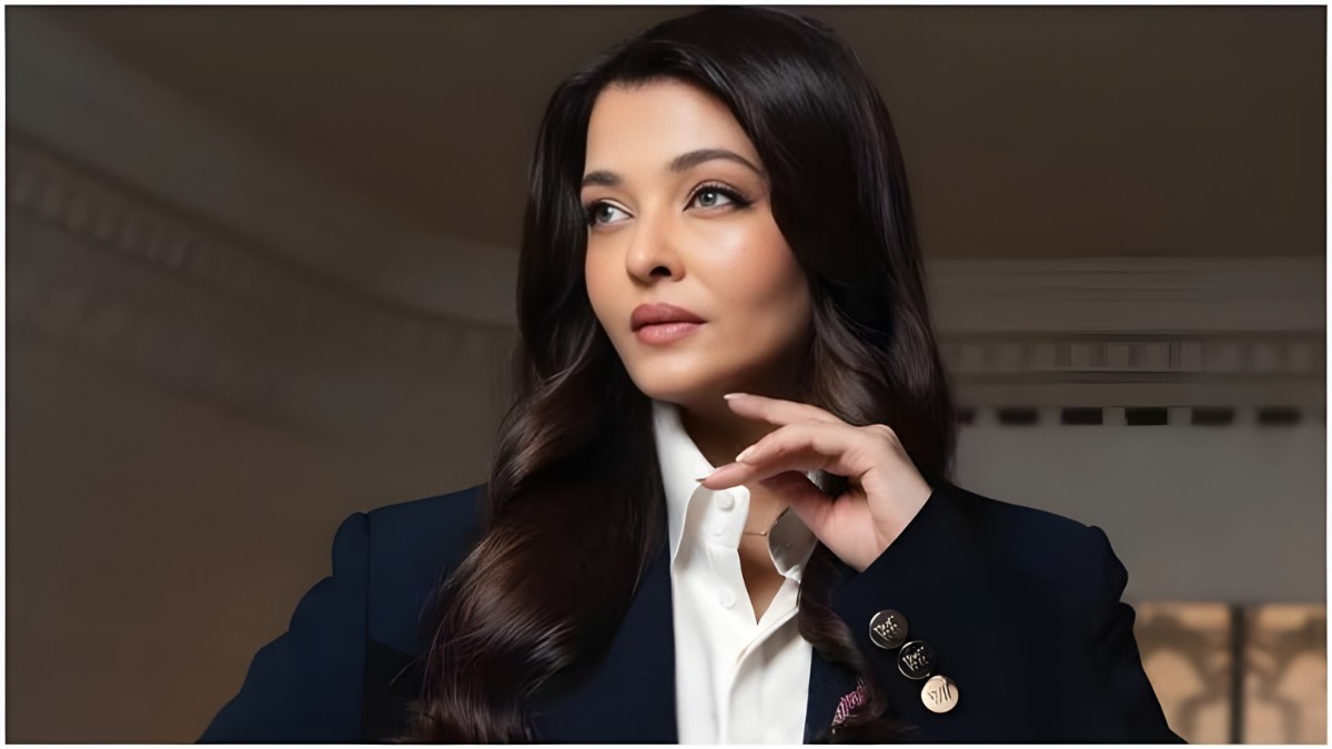 pak-cleric-s-vulgar-comments-on-aishwarya-rai-spark-online-outrage
