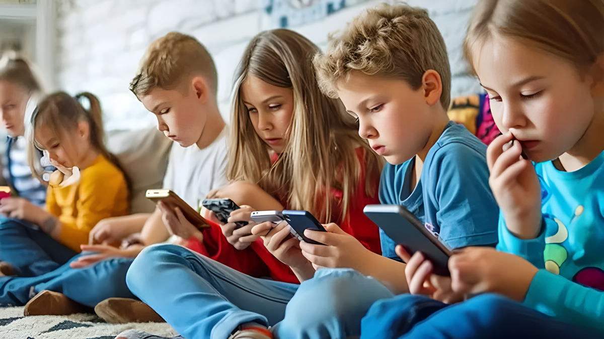 పిల్లలు ఫోన్‌కు బానిసలవుతున్నారా? తల్లిదండ్రులు తప్పక తెలుసుకోవాల్సిన ముఖ్యమైన జాగ్రత్తలు