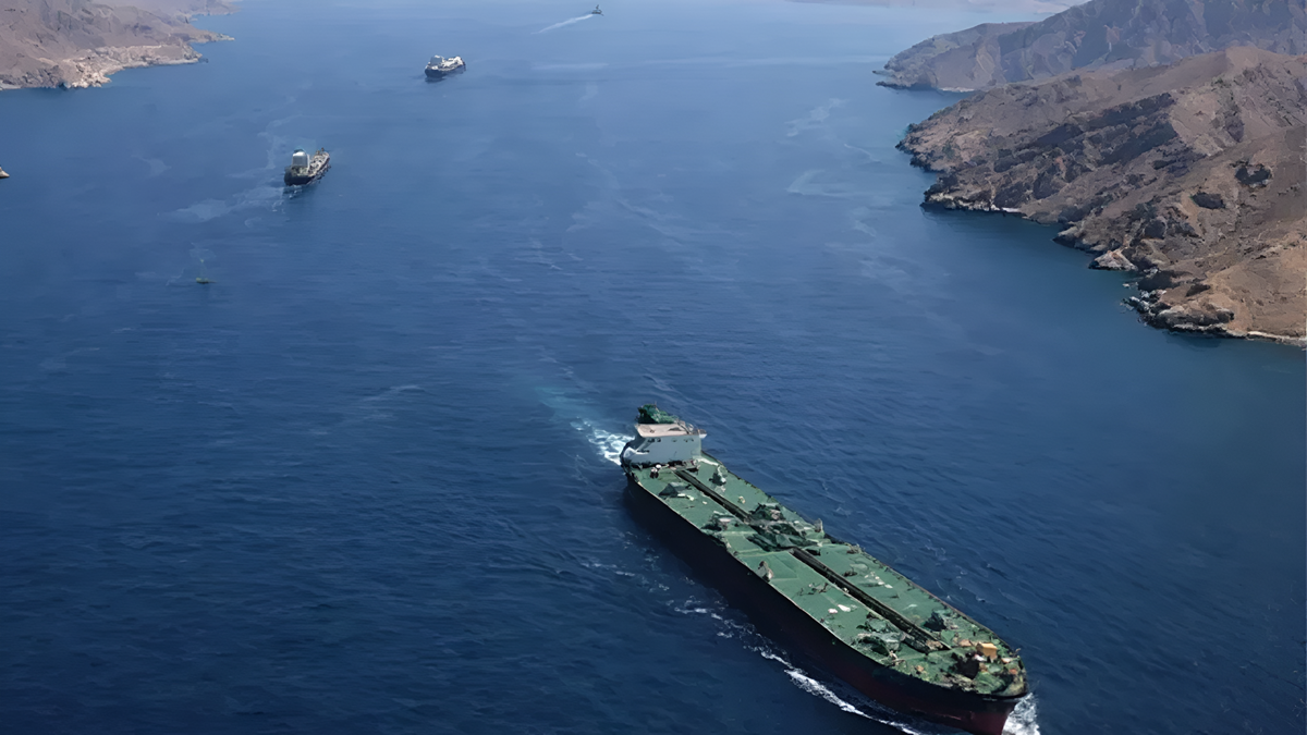 హర్మూజ్ జలసంధిలో ఉద్రిక్తత.. భారత నౌకలపై ఇరాన్ గన్‌బోట్ల దాడి కలకలం