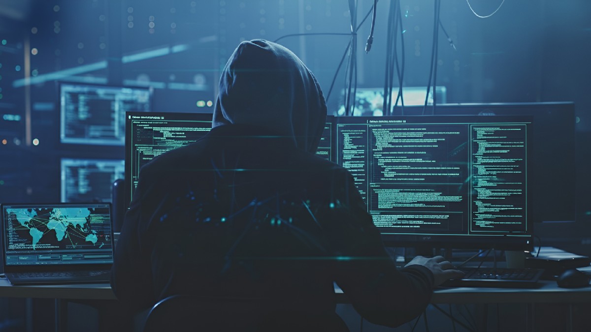 పైరసీ కథకు ఎండ్ టైటిల్స్ పడినట్టే టాలీవుడ్ సంబరాల్లో మునిగిపోయింది.