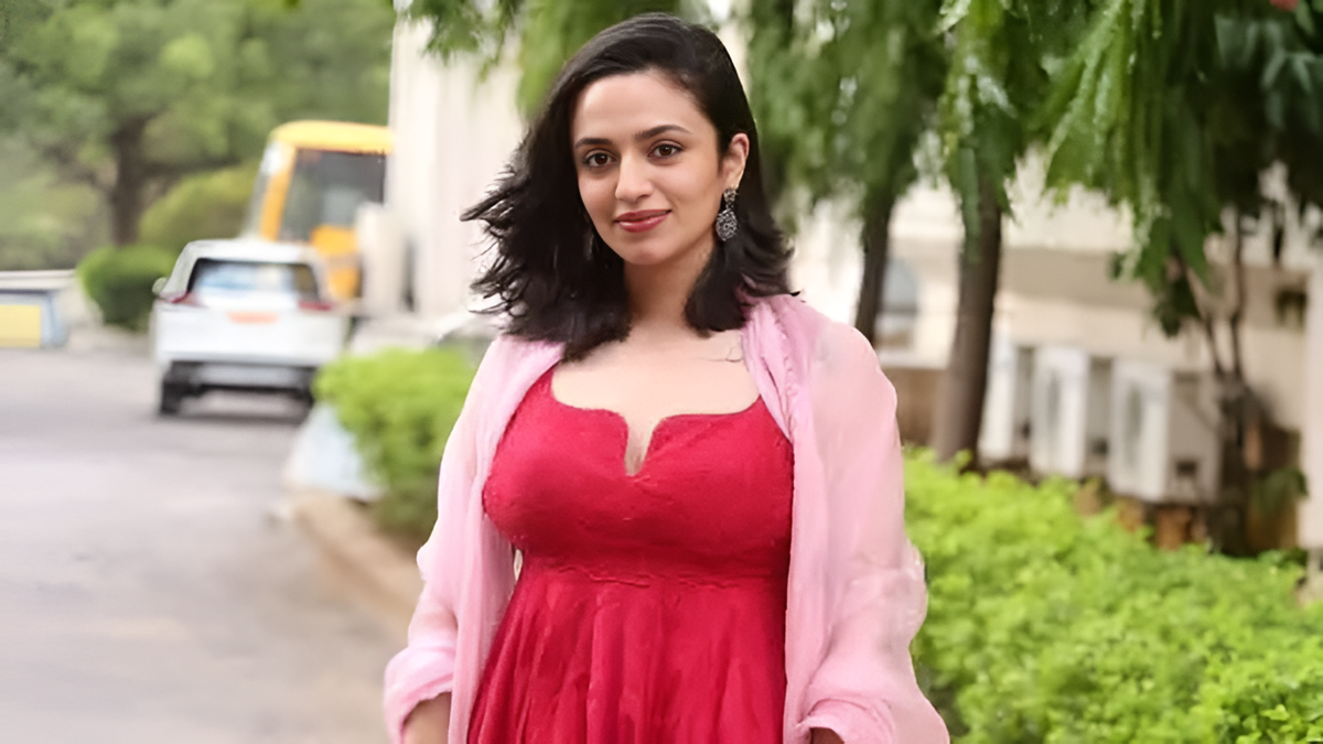 చిన్న యాడ్స్ నుంచి స్టార్ హీరోయిన్ వరకు మాళవిక ప్రయాణం ఆసక్తికరం