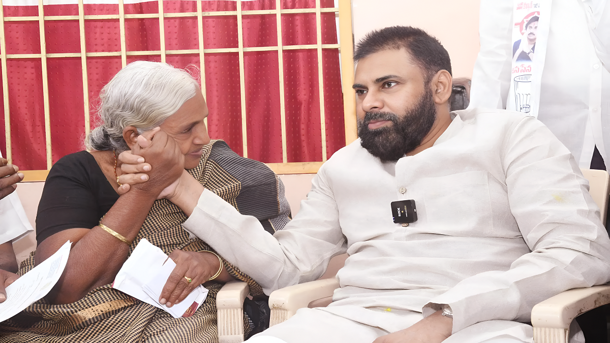 ఇచ్చిన మాట నిలబెట్టుకున్న పవన్ కళ్యాణ్.. ఇప్పటం గ్రామంలో వృద్ధురాలికి అండగా నిలిచిన భావోద్వేగ క్షణాలు